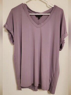 Banana Republic Light Lavender V-Neck Rolled Short Sleeve Comfort  Tee Size XL